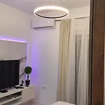 Ella Lux פודגוריצה
