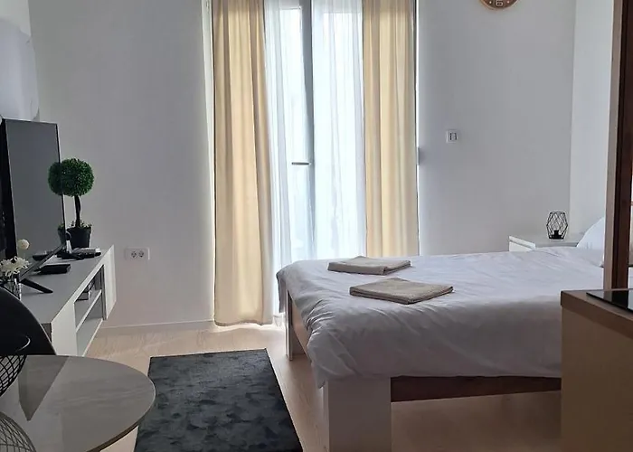 Ella Lux * Podgorica